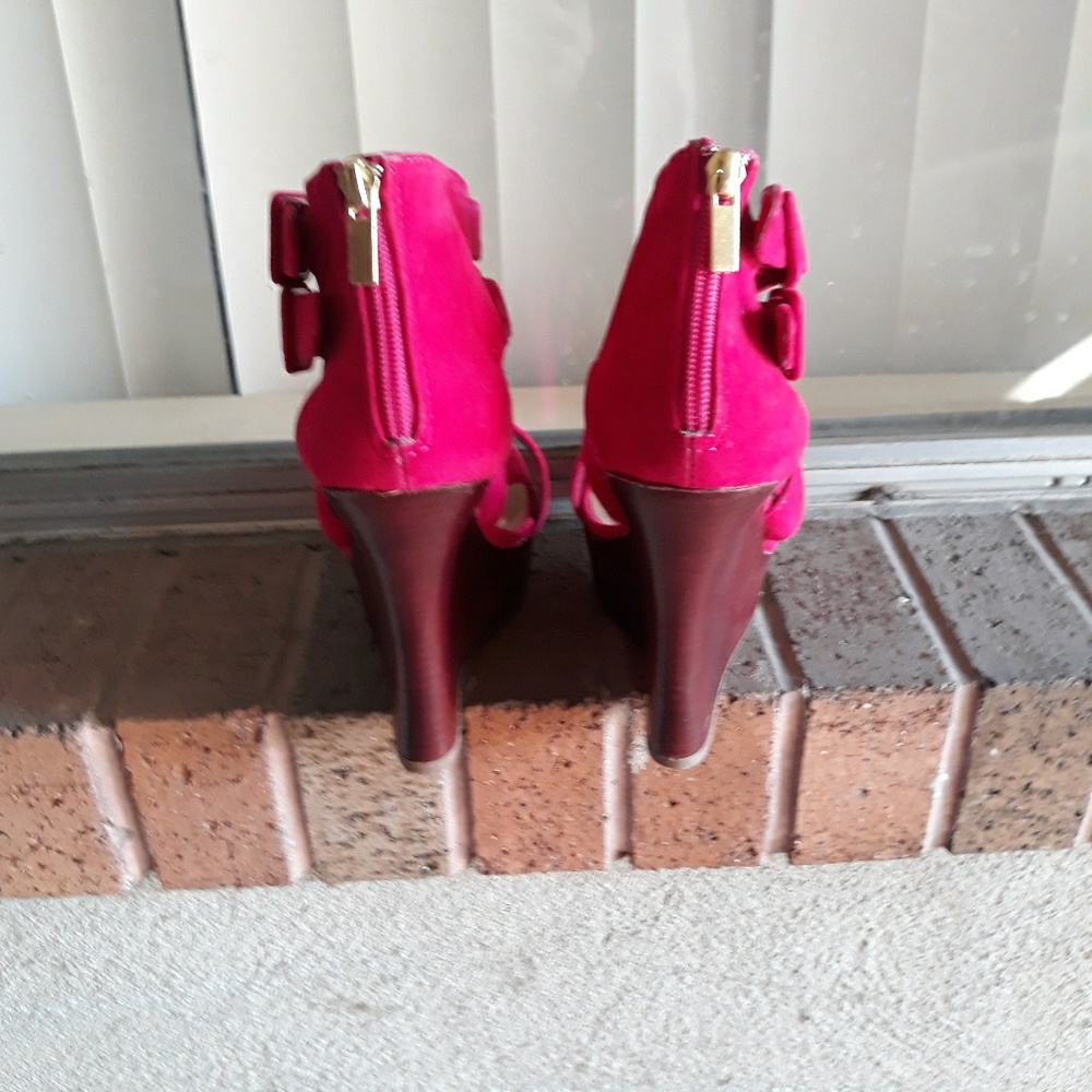 Velvet Wedges gently worn - Picture 3 of 4